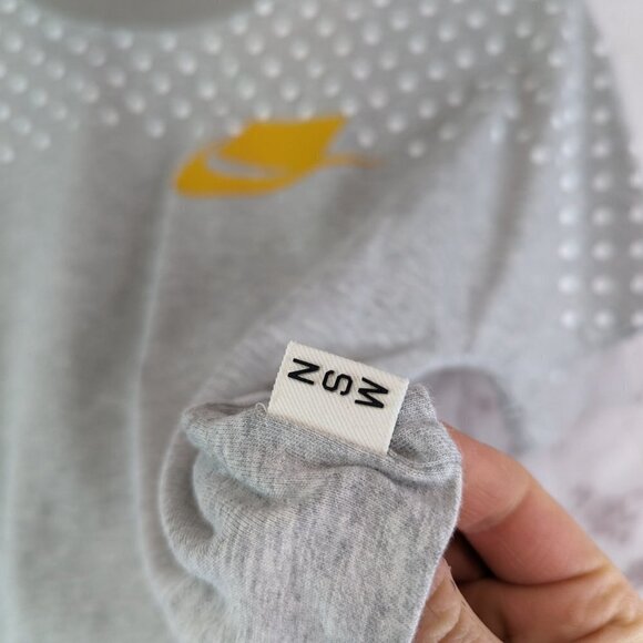 Nike T Shirt Women Small Gray Crop Tee Crop Polka Dot Yellow Short Sleeve 930539 - Picture 6 of 12